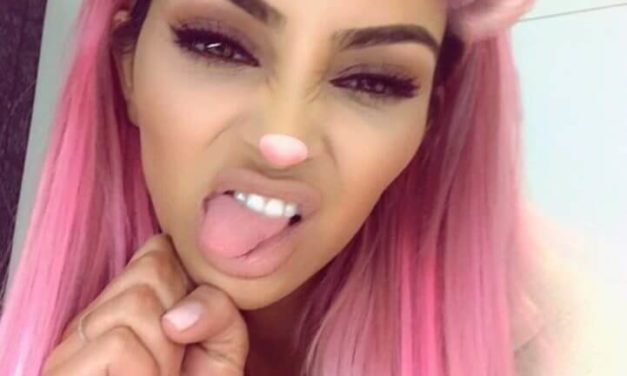 KIM KARDASHIAN WEST’S NEW HAIR COLOUR IS STRIKING PINK AND IT’S DEFINITELY NOT A WIG!